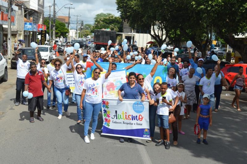 O Dia Mundial do Autismo foi celebrado com uma grande caminhada pelas ruas de nossa cidade, nesta tera-feira
