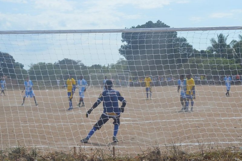 Emoção, futebol de qualidade e o apoio da torcida marcaram a rodada pelas Quartas de Final da Copa Rural deste domingo (24), na zona rural de Santo Estevão