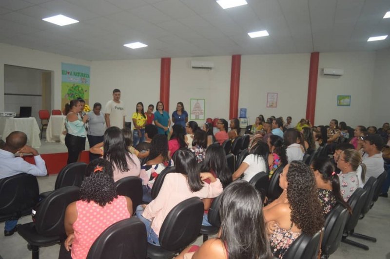 O governo municipal, através da Secretaria de Assistência Social, promoveu na manhã desta quinta-feira(13) a Primeira Jornada Social de Santo Estêvão.