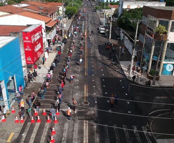 Prefeitura faz demarcações para organização de filas ao longo da Avenida Castro Alves