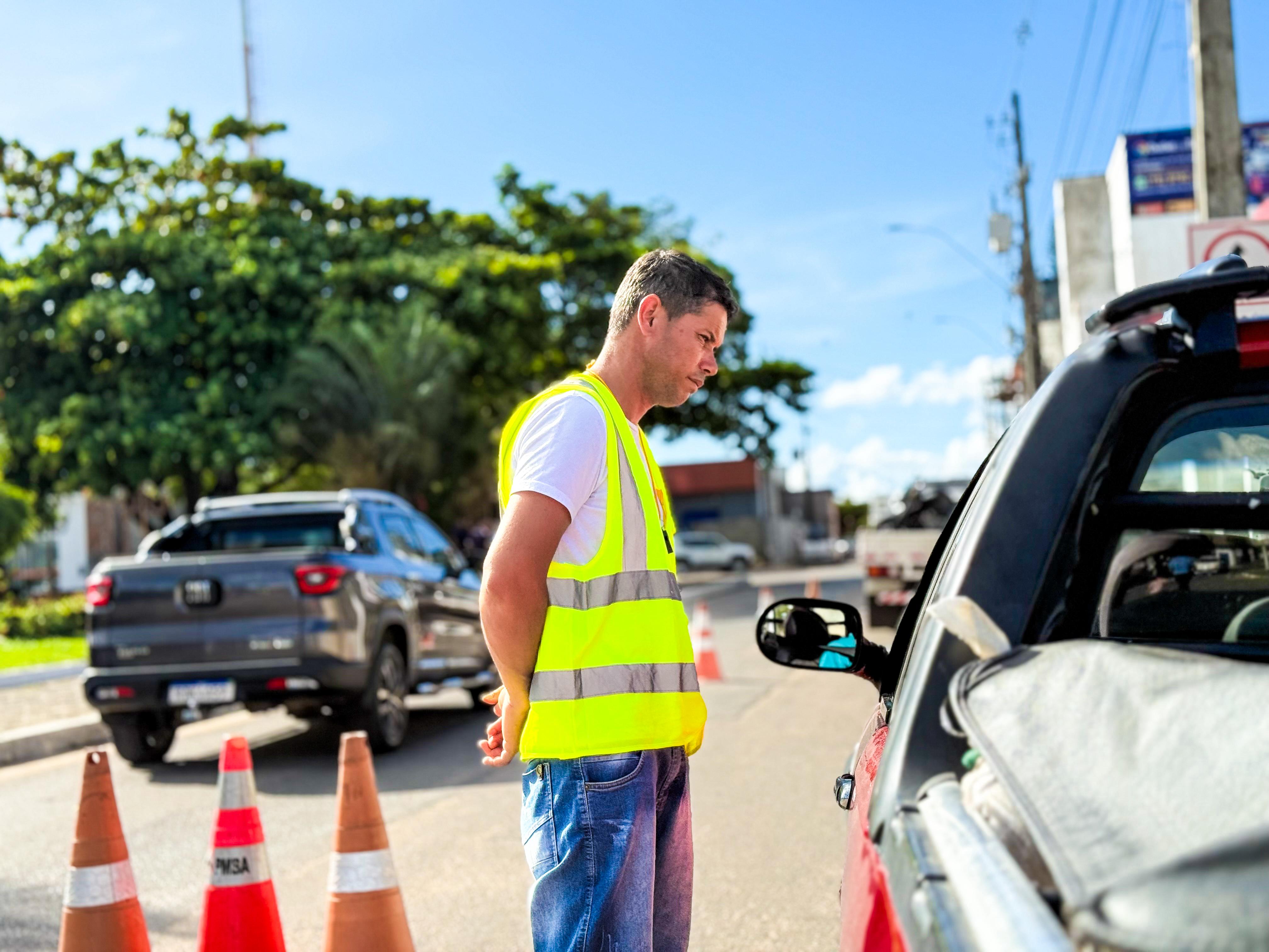 Campanha “Desacelere” promove blitz educativa e leva conscientização às ruas de Santo Estêvão